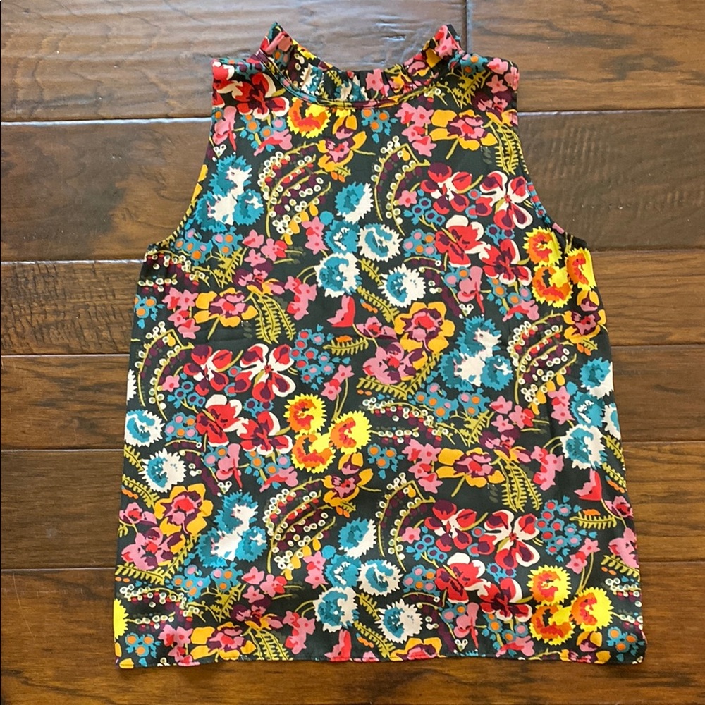 Sleeveless mixed Media Top